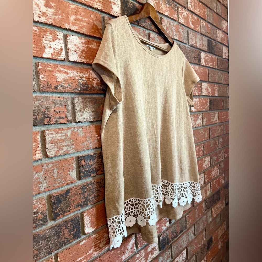 Umgee USA Oatmeal Boho Top With Lace Crochet Trim Size M - Picture 2 of 9